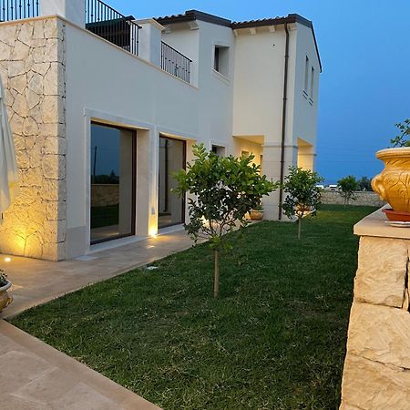 Villa Carmiano Luxury Bedrooms In Avola In The Province Of Syracuse With Spa And Swimming Pool And Wonderful Seaview Zewnętrze zdjęcie