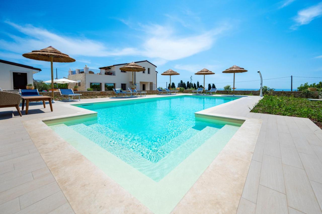 Villa Carmiano Luxury Bedrooms In Avola In The Province Of Syracuse With Spa And Swimming Pool And Wonderful Seaview Zewnętrze zdjęcie