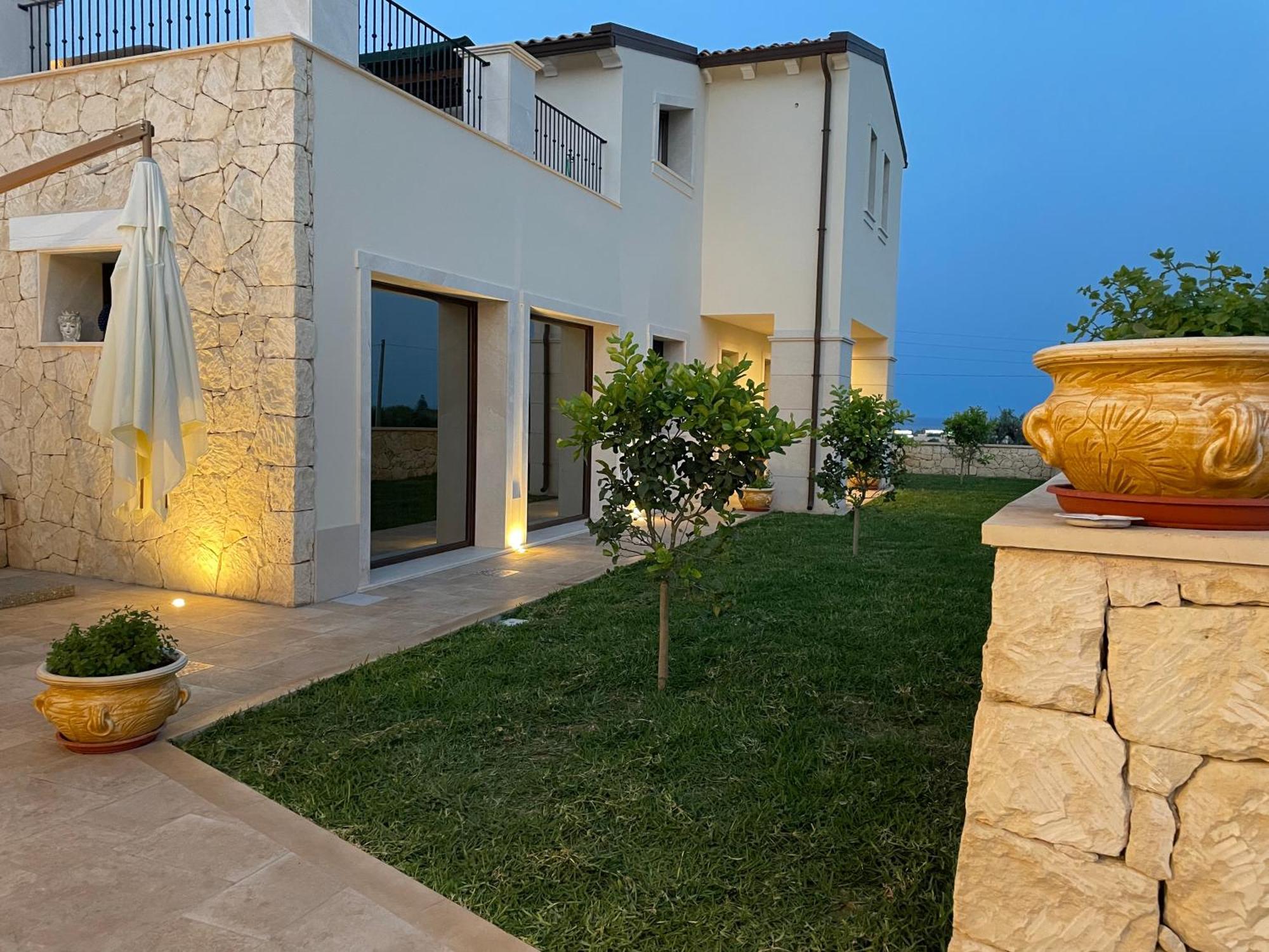 Villa Carmiano Luxury Bedrooms In Avola In The Province Of Syracuse With Spa And Swimming Pool And Wonderful Seaview Zewnętrze zdjęcie